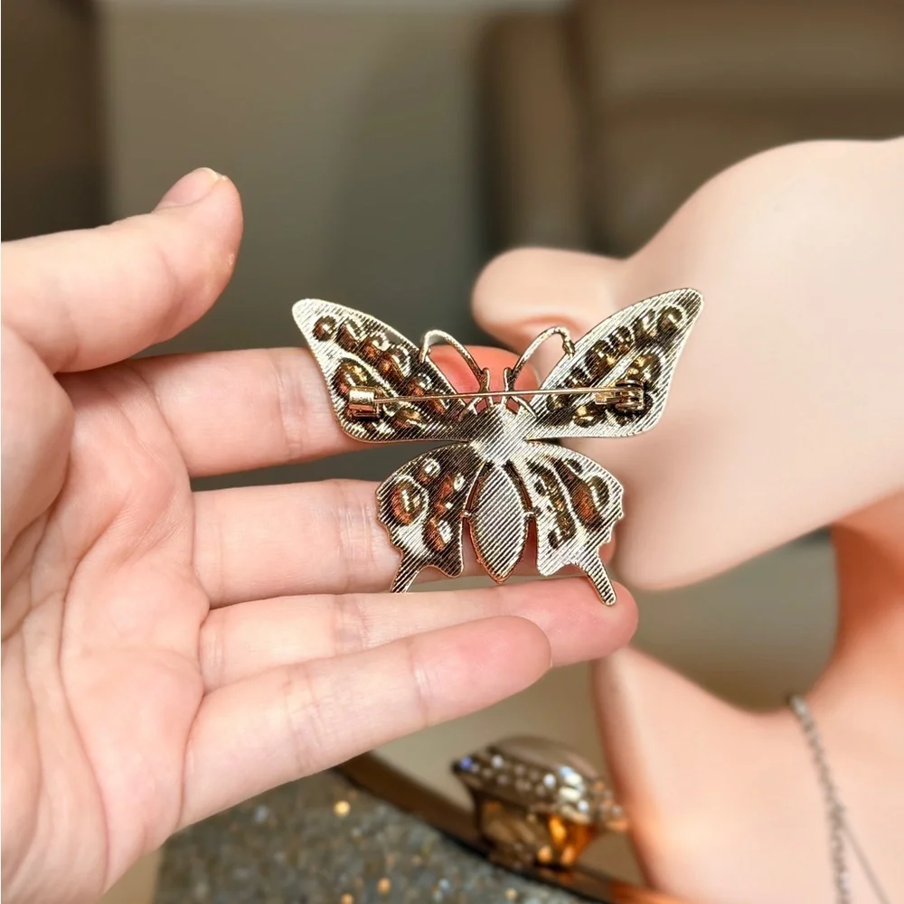 ⚜️ Vibrant Jewel-Toned Butterfly Brooch